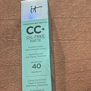 It CC Matte Deep SPF 40 poreless full coverage cream & concealer